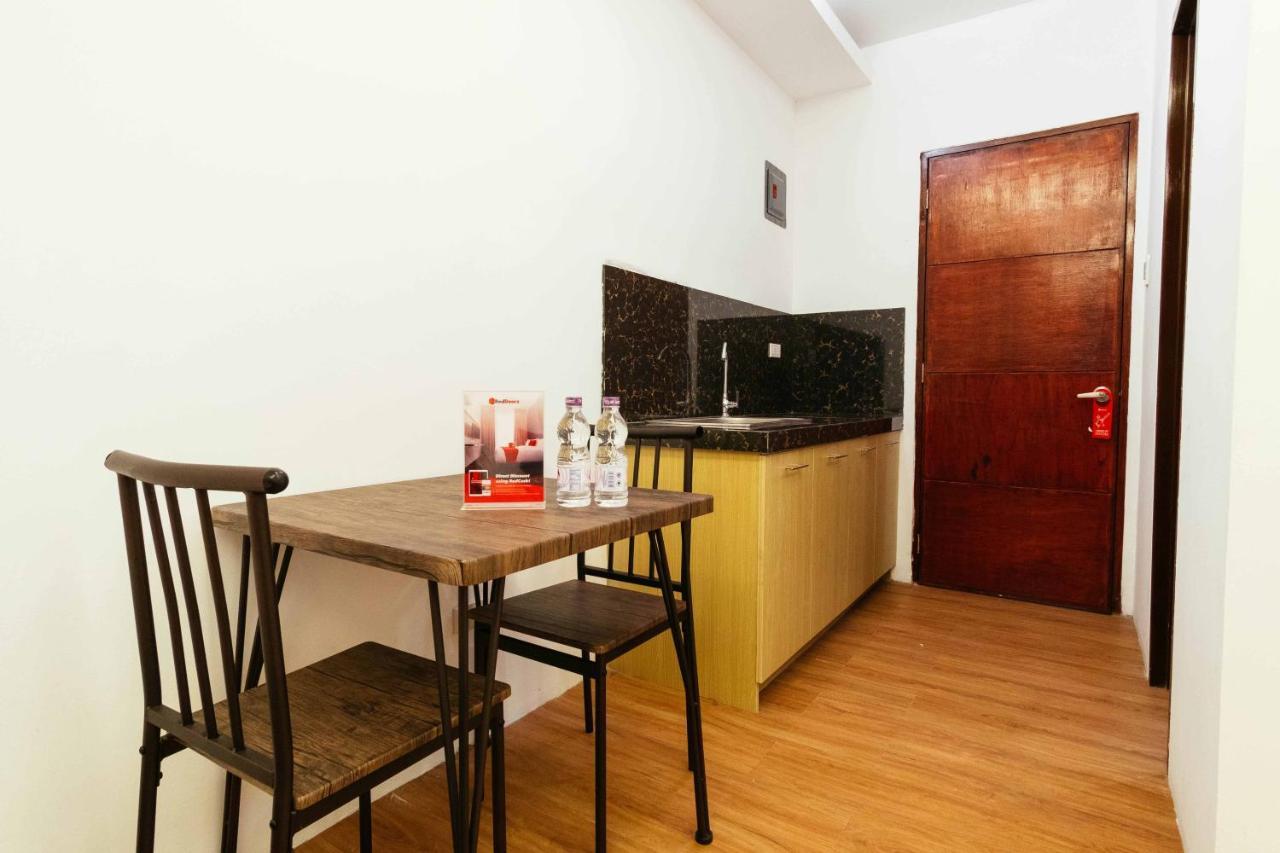 Reddoorz Plus Near Commonwealth Regalado Cidade Quezon Exterior foto